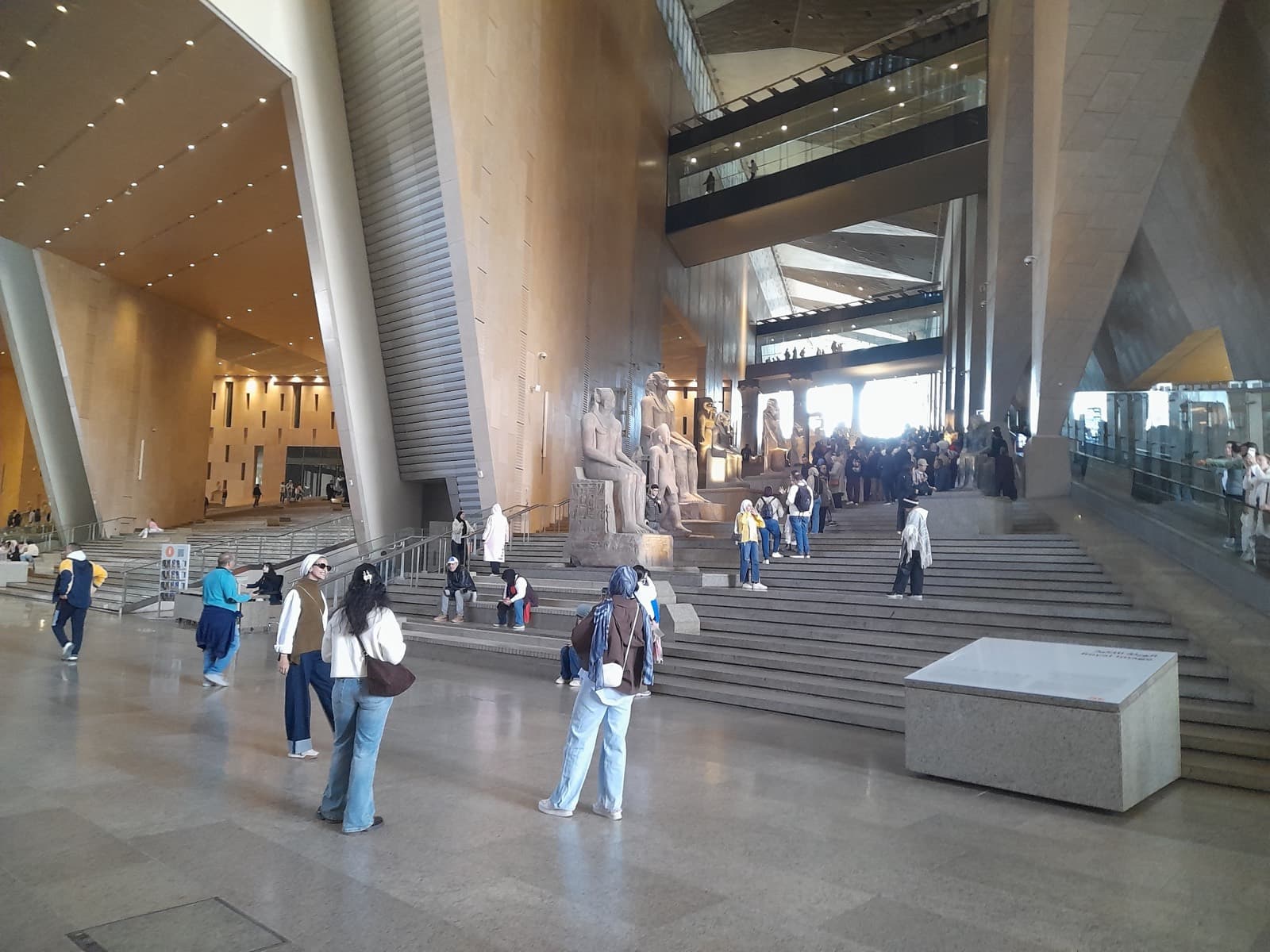بهو المتحف المصري الكبير